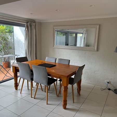 Le Court Villas Noosa Heads Buitenkant foto