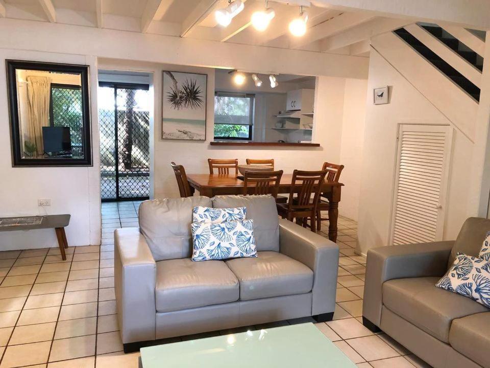 Le Court Villas Noosa Heads Buitenkant foto