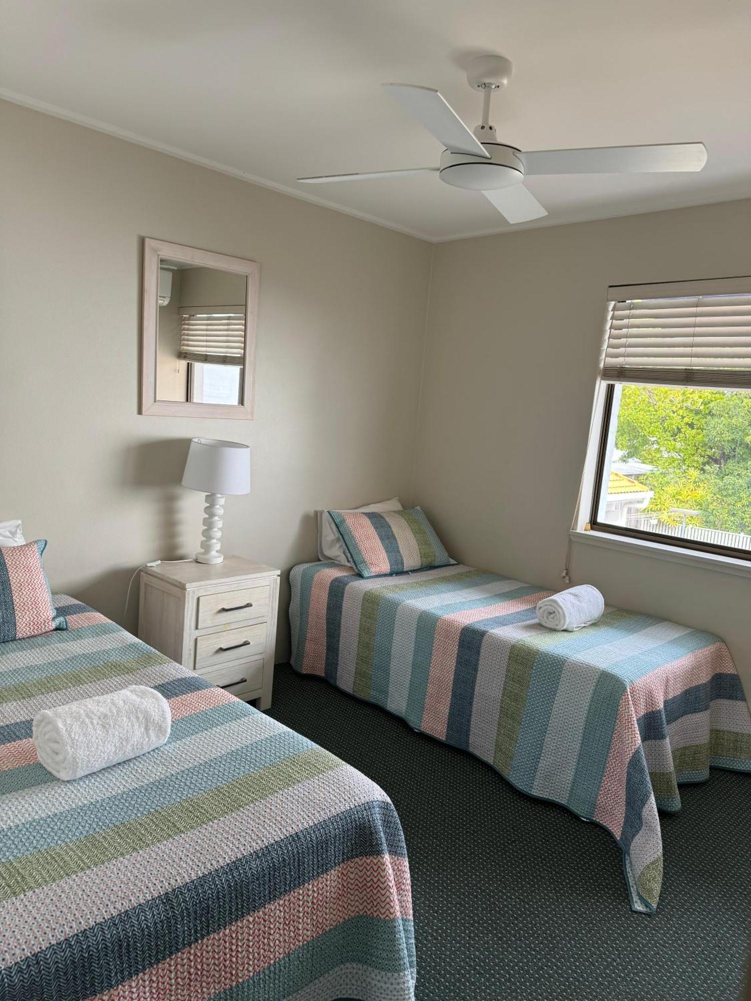 Le Court Villas Noosa Heads Buitenkant foto