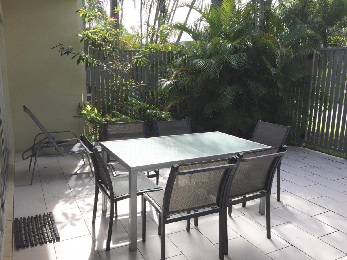 Le Court Villas Noosa Heads Buitenkant foto